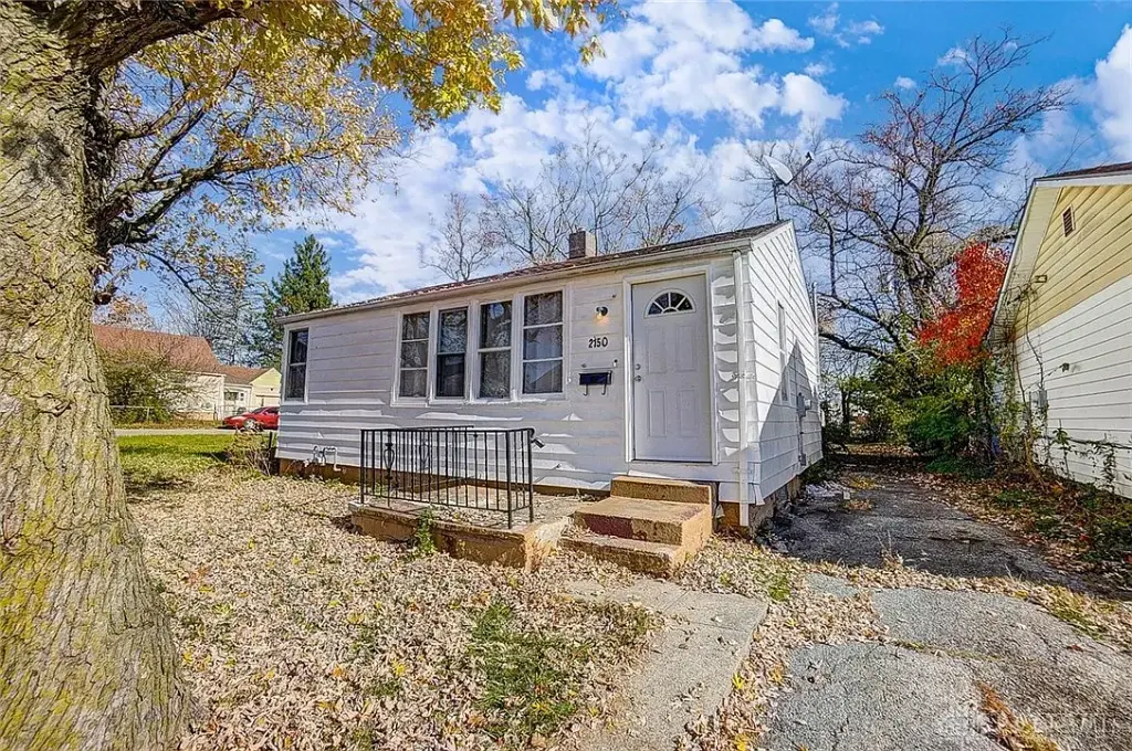 2150 Kensington Dr, Dayton, OH 45406 