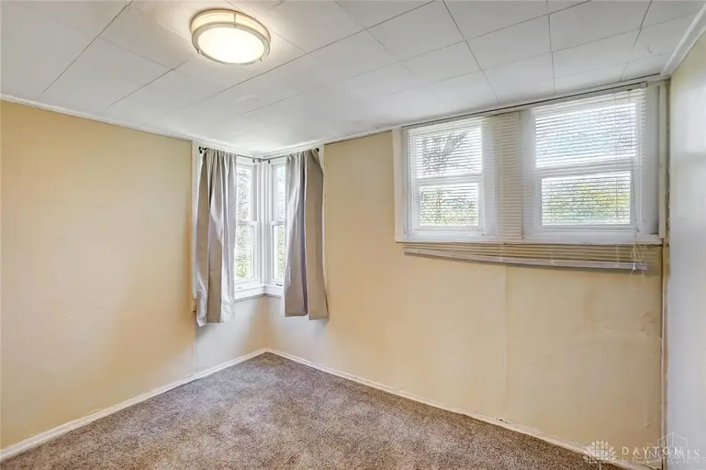 2150 Kensington Dr, Dayton, OH 45406 