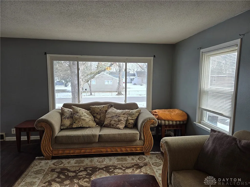 701 Woodlawn Ave, Englewood, OH 45322 