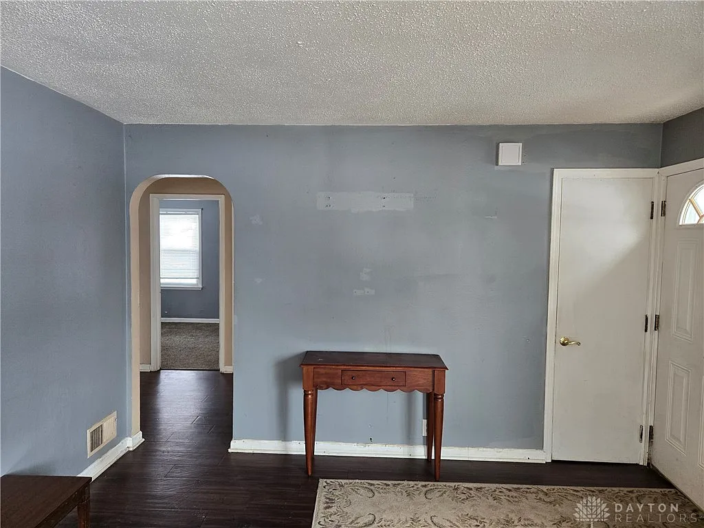 701 Woodlawn Ave, Englewood, OH 45322 