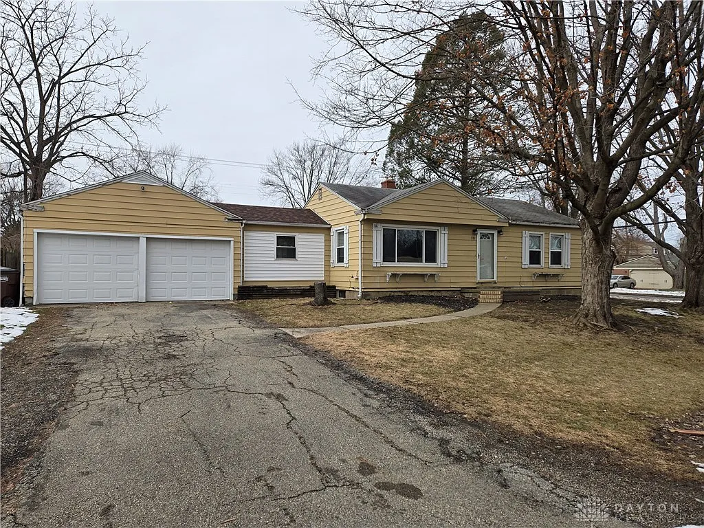 701 Woodlawn Ave, Englewood, OH 45322 