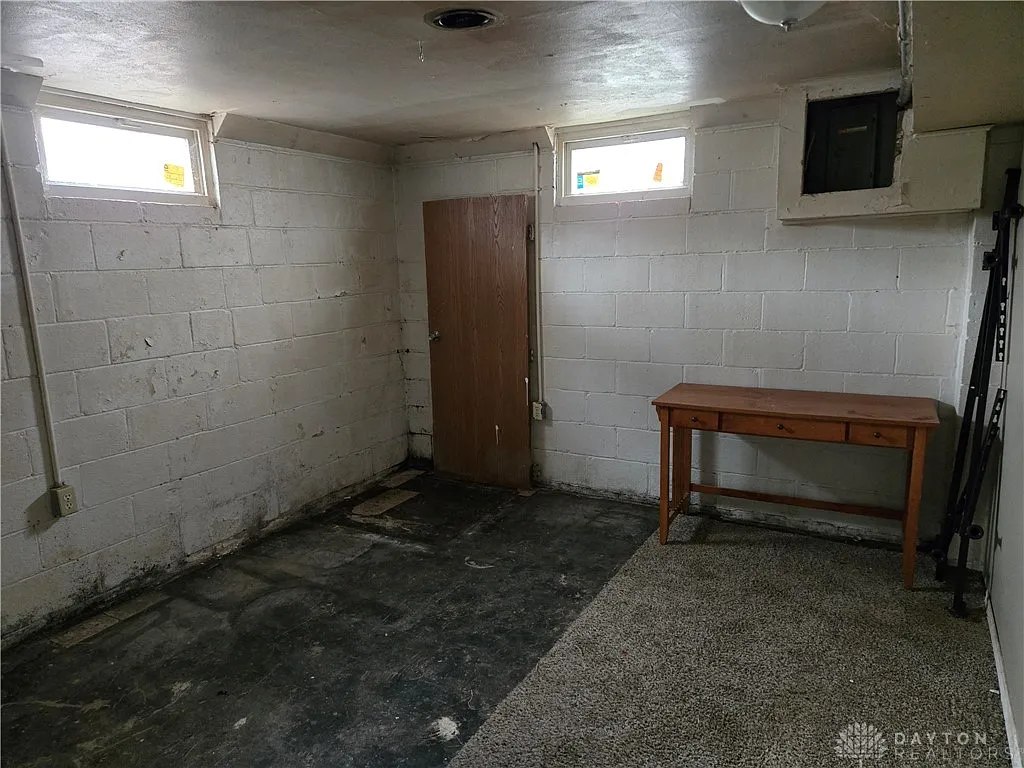 701 Woodlawn Ave, Englewood, OH 45322 