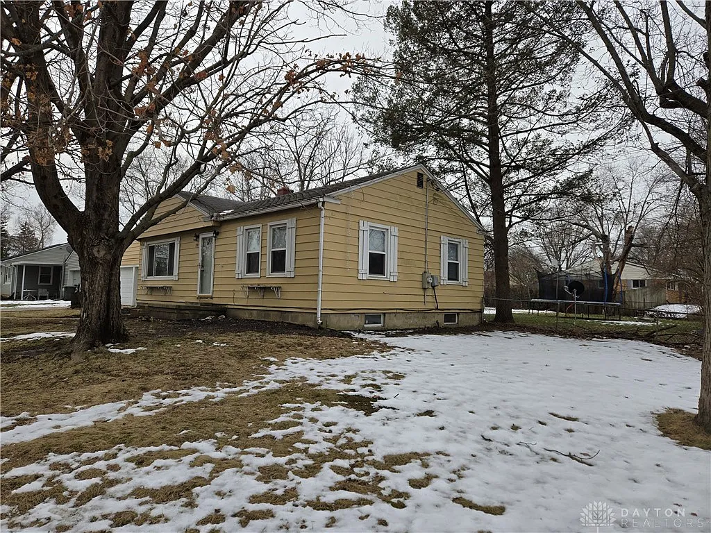 701 Woodlawn Ave, Englewood, OH 45322 