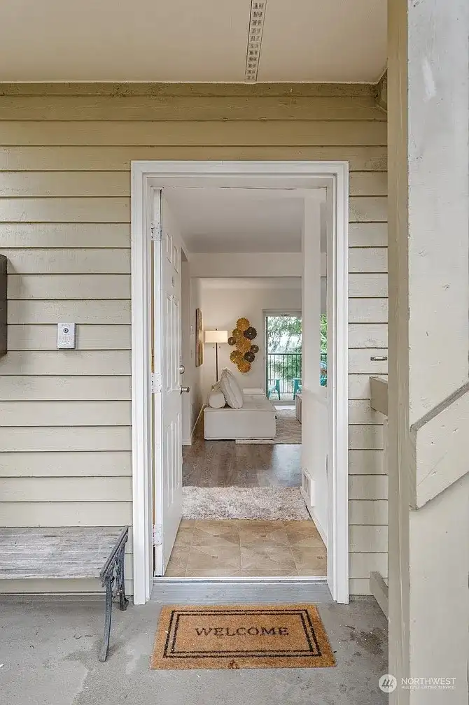 412 10th Street UNIT B202, Kirkland, WA 98033 