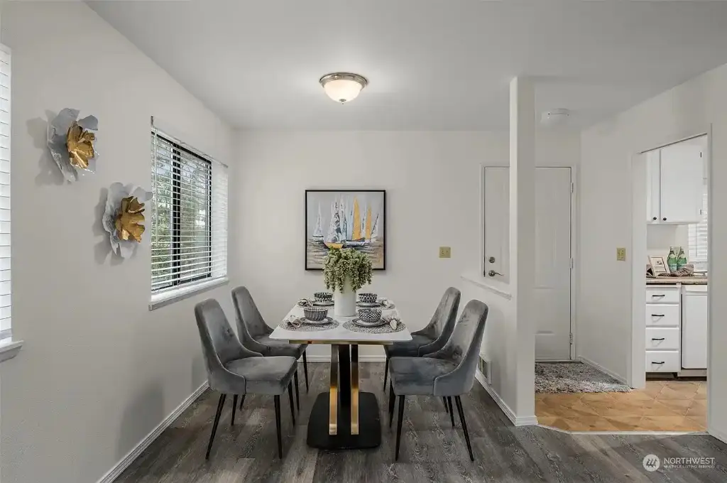 412 10th Street UNIT B202, Kirkland, WA 98033 