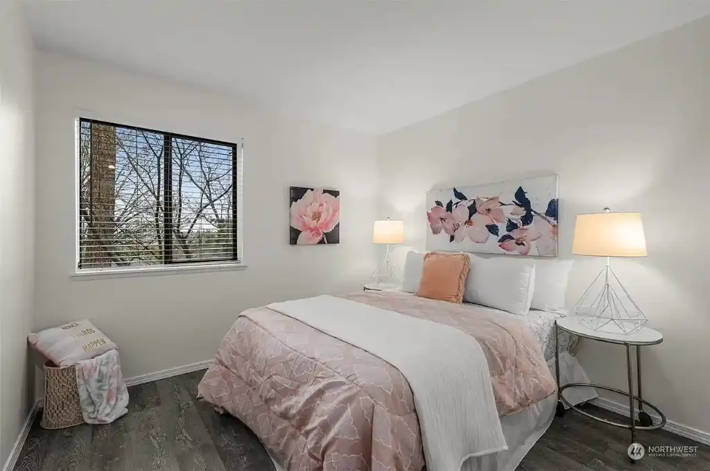 412 10th Street UNIT B202, Kirkland, WA 98033 