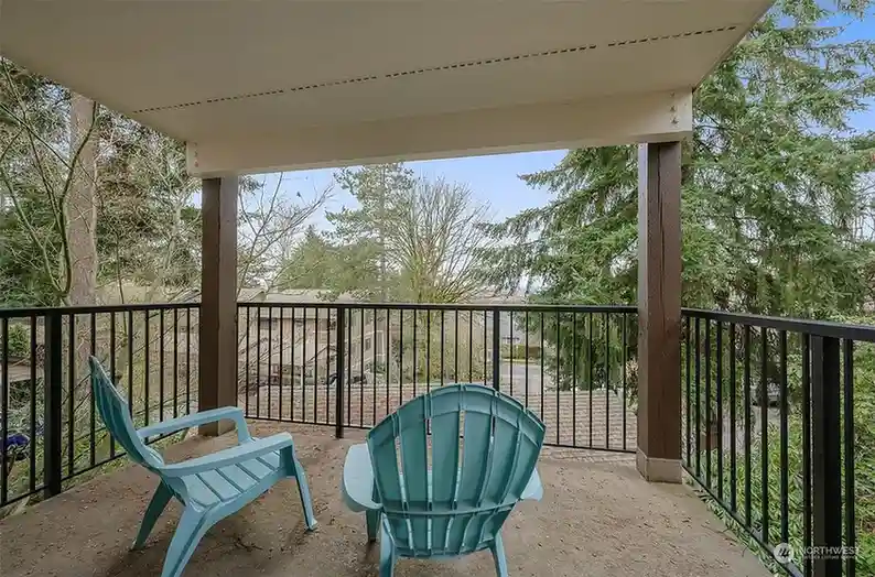 412 10th Street UNIT B202, Kirkland, WA 98033 