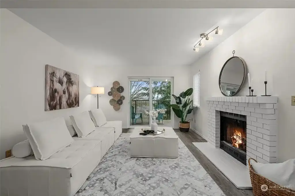 412 10th Street UNIT B202, Kirkland, WA 98033 