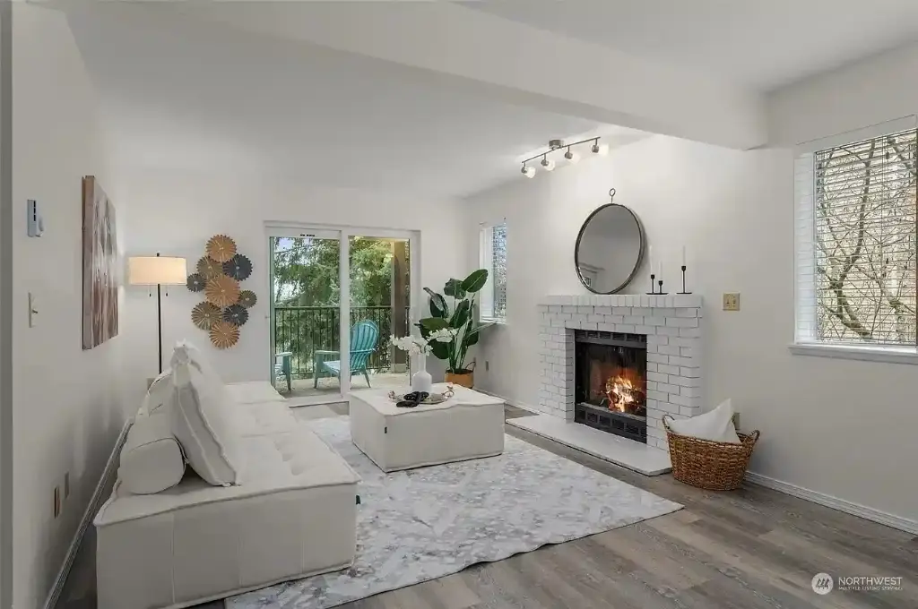 412 10th Street UNIT B202, Kirkland, WA 98033 