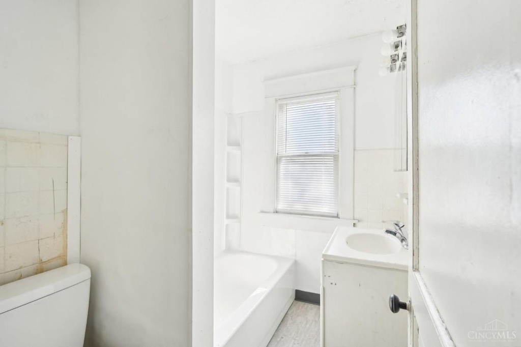 2404 S Sutphin St, Middletown, OH 45044 