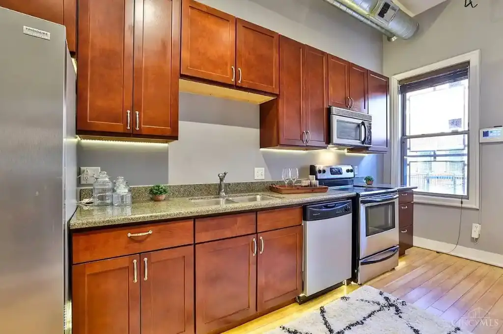 1124 Race St #101B, Cincinnati, OH 45202 