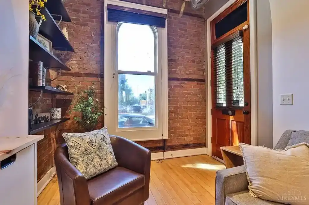 1124 Race St #101B, Cincinnati, OH 45202 