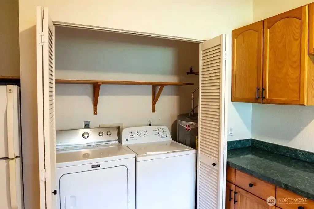 219 Belmont Avenue E, Seattle, WA 98102 