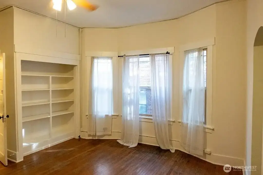 219 Belmont Avenue E, Seattle, WA 98102 