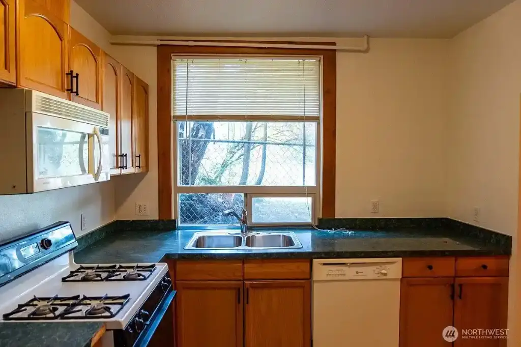 219 Belmont Avenue E, Seattle, WA 98102 