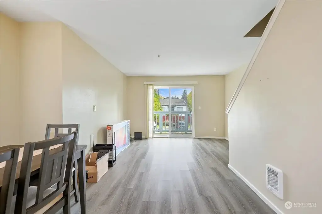10335 Midvale Avenue N, Seattle, WA 98133 