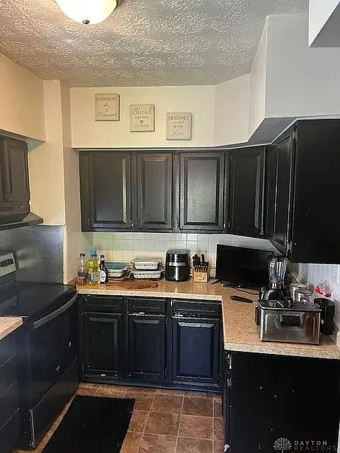2218 Rugby Rd, Dayton, OH 45406 