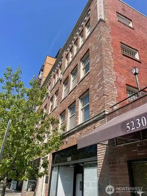 5234 University Way NE, Seattle, WA 98105 