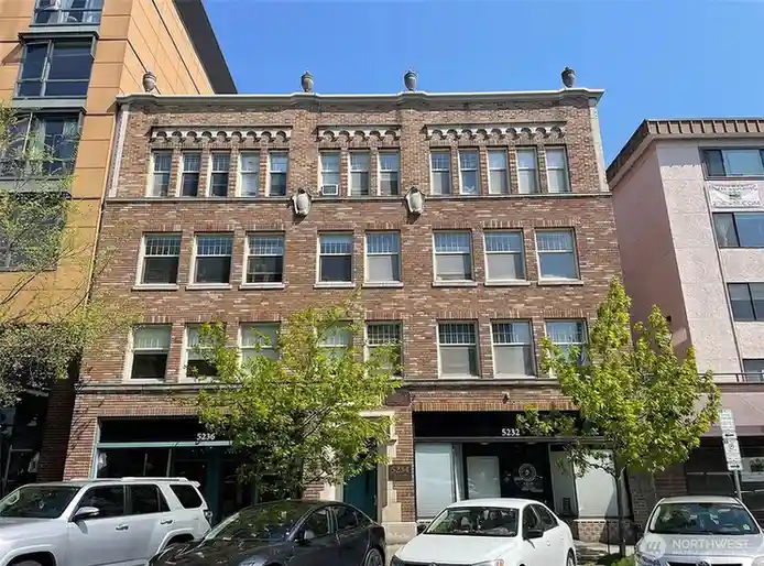 5234 University Way NE, Seattle, WA 98105 