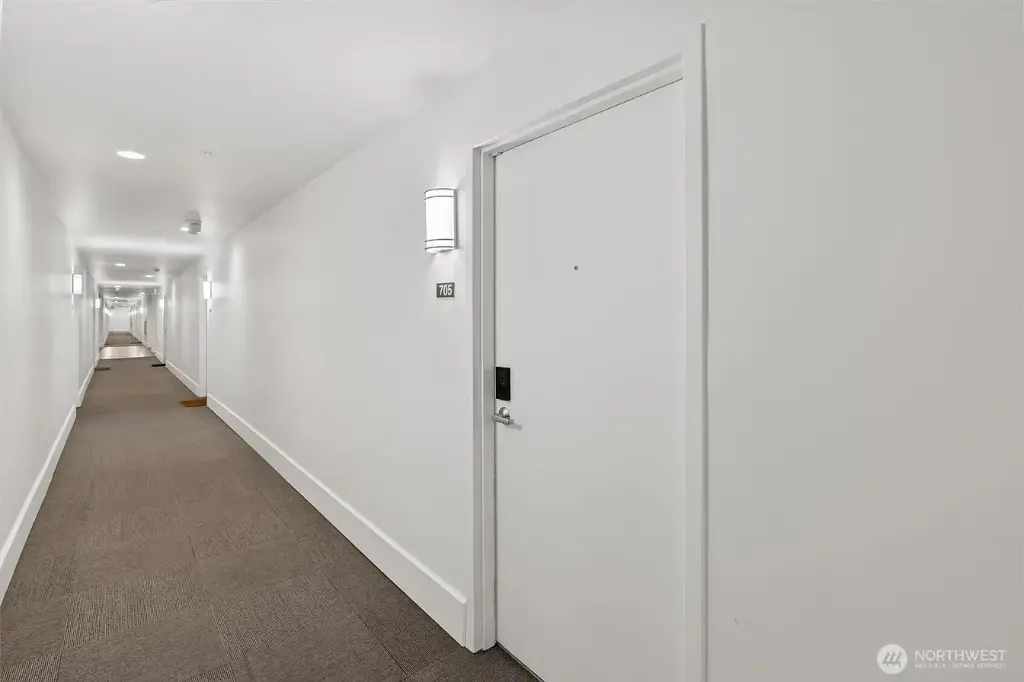 321 10th Avenue S #705, Seattle, WA 98104