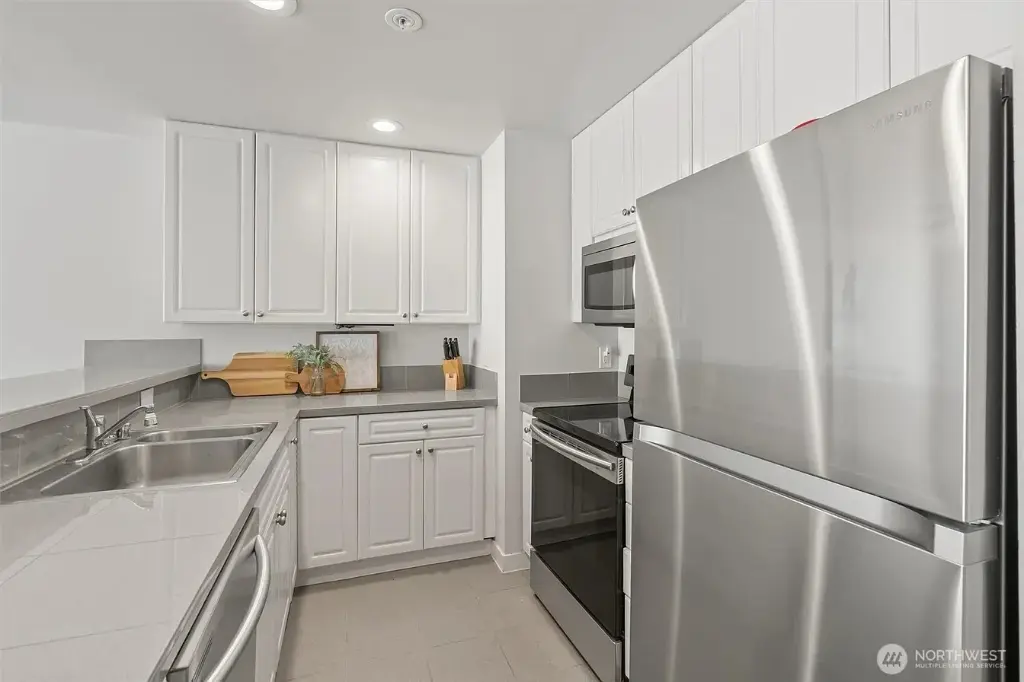 321 10th Avenue S #705, Seattle, WA 98104