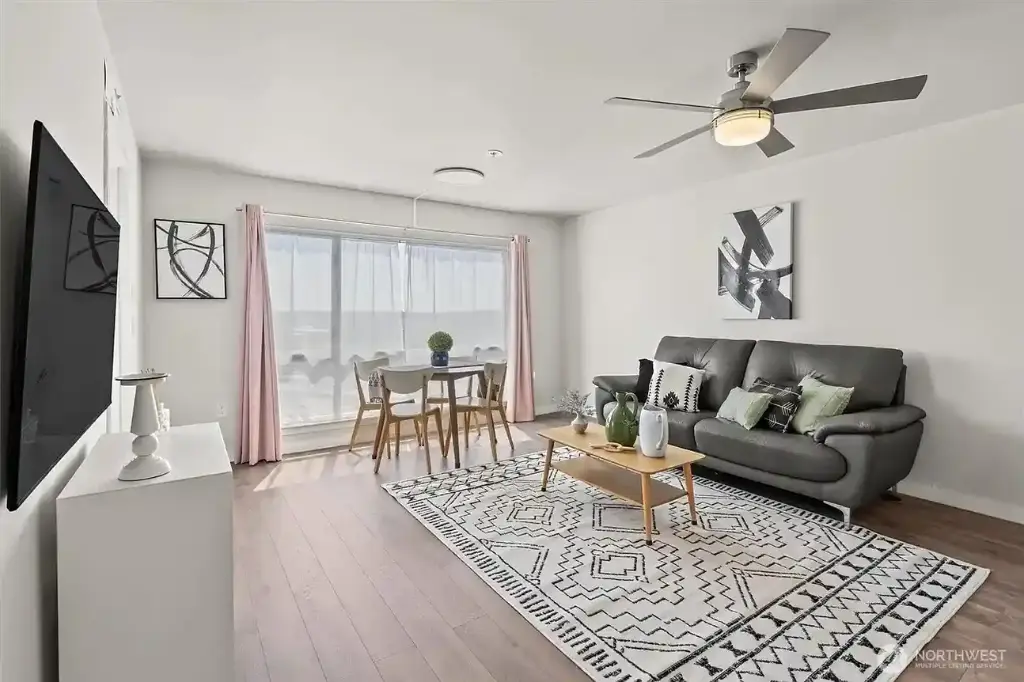 321 10th Avenue S #705, Seattle, WA 98104