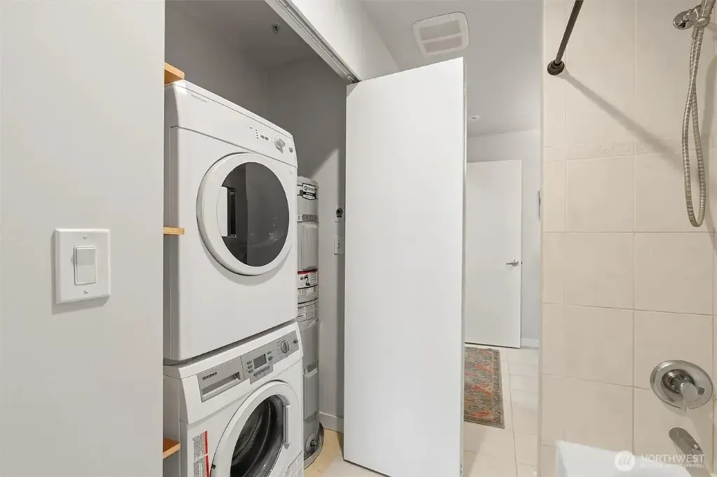 321 10th Avenue S #705, Seattle, WA 98104