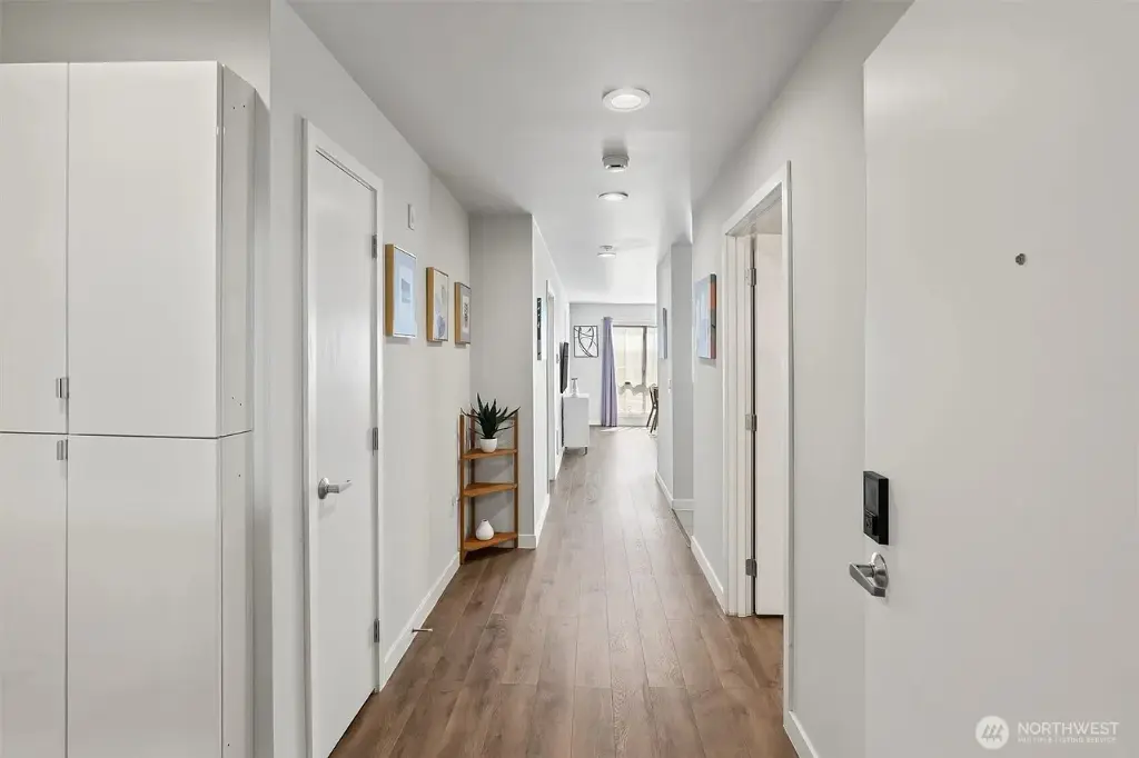 321 10th Avenue S #705, Seattle, WA 98104