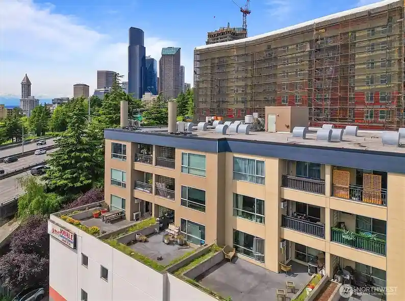 321 10th Avenue S #705, Seattle, WA 98104