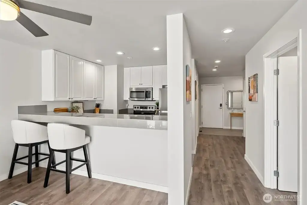 321 10th Avenue S #705, Seattle, WA 98104