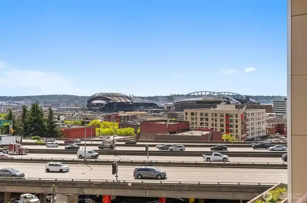 321 10th Avenue S #705, Seattle, WA 98104