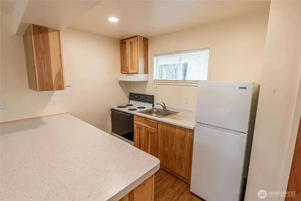 9037 -9041 16th Avenue SW, Seattle, WA 98106 