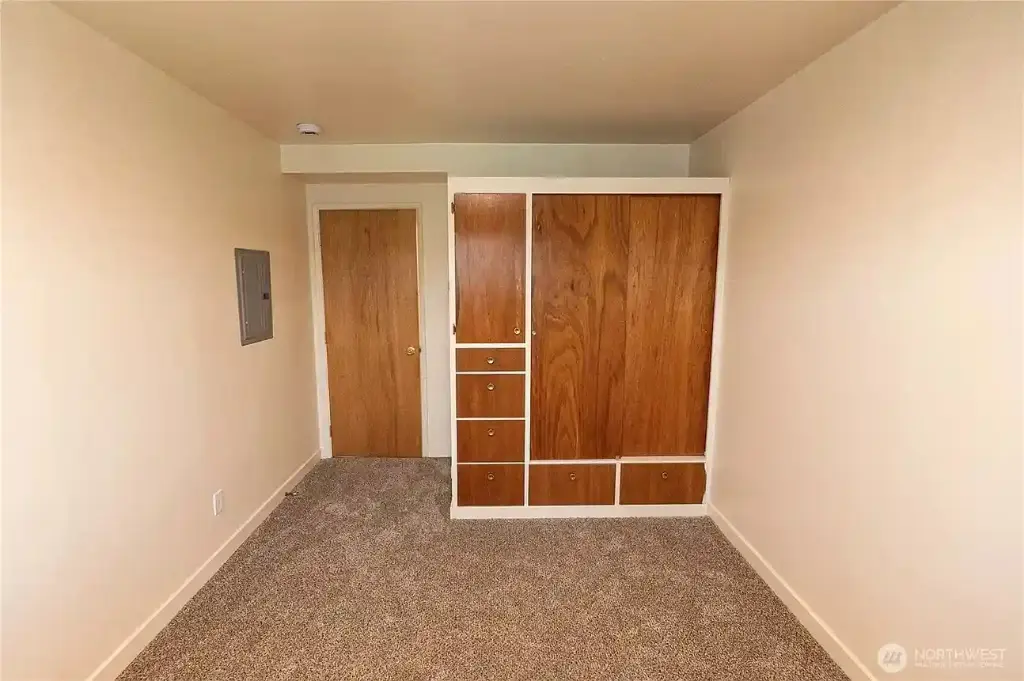 9037 -9041 16th Avenue SW, Seattle, WA 98106 