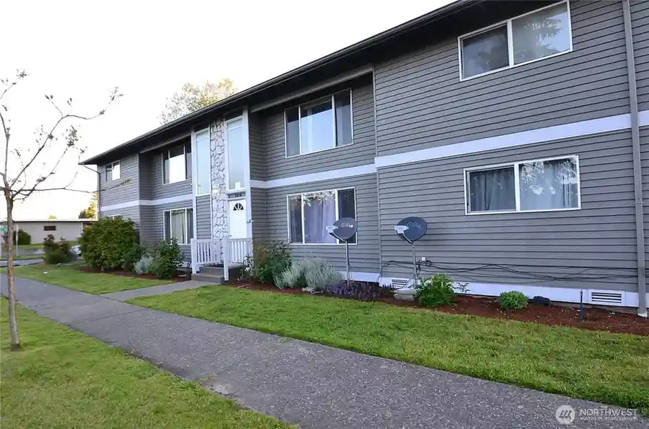 1414 SW Cambridge Street #1-4, Seattle, WA 98106