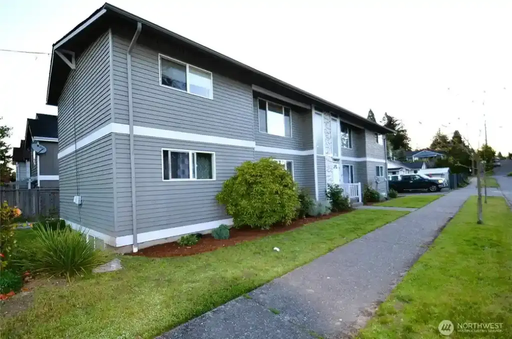 1414 SW Cambridge Street #1-4, Seattle, WA 98106