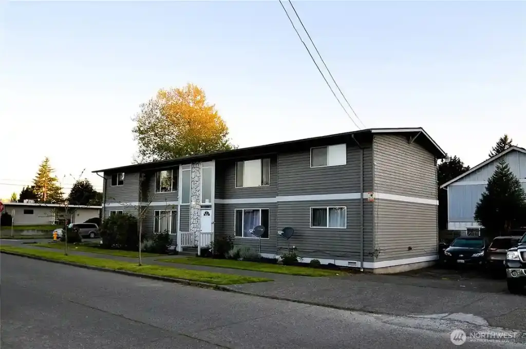 1414 SW Cambridge Street #1-4, Seattle, WA 98106