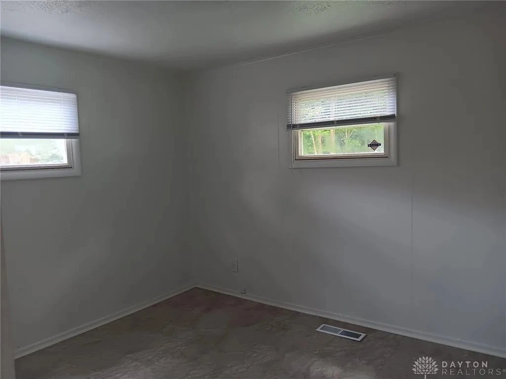 4890 Gardendale Ave, Dayton, OH 45417 