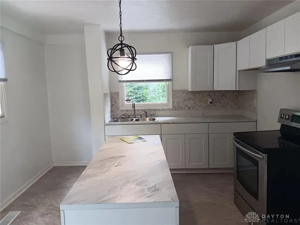 4890 Gardendale Ave, Dayton, OH 45417 