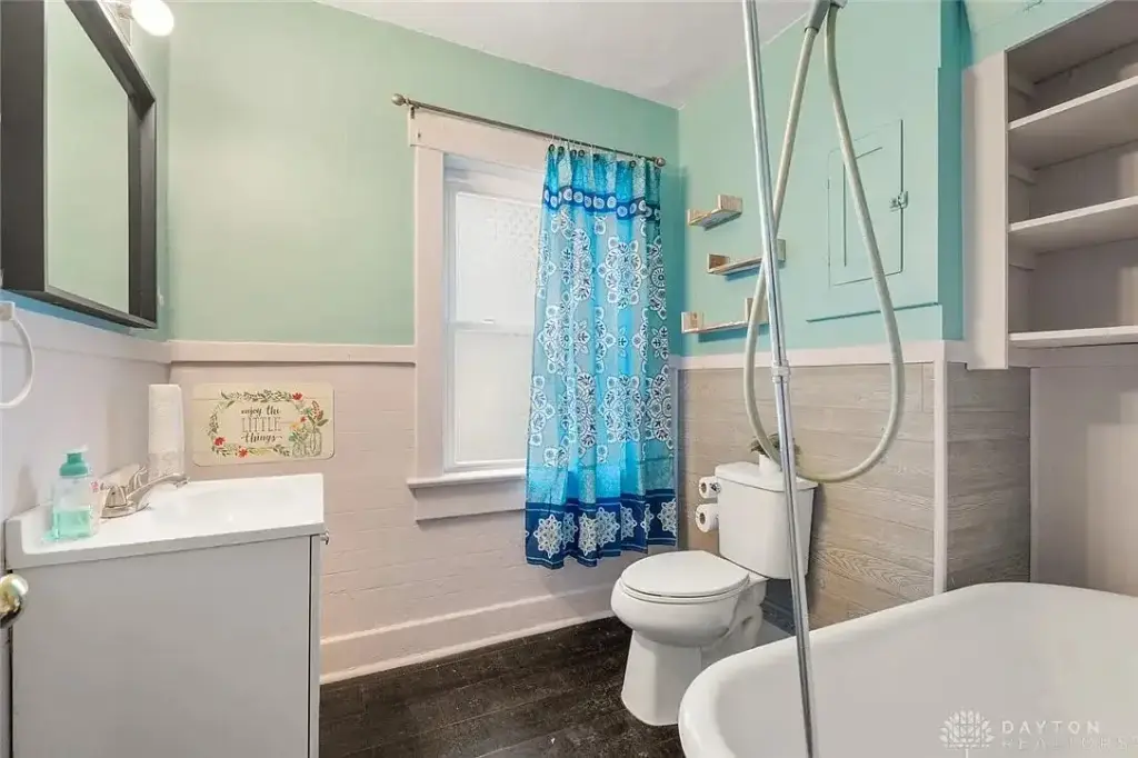 3704 Wayne Ave, Dayton, OH 45420 