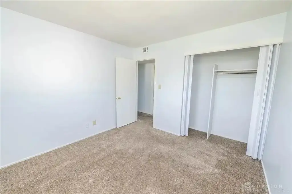 4807 Vanguard Ave, Dayton, OH 45417 