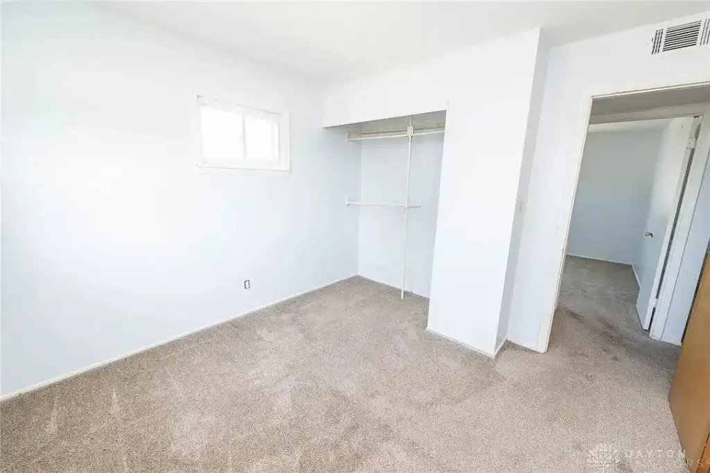4807 Vanguard Ave, Dayton, OH 45417 