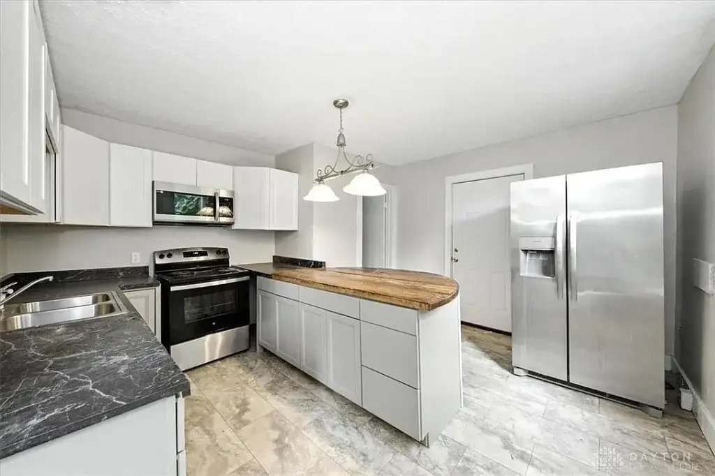 720 Springfield St, Dayton, OH 45403 