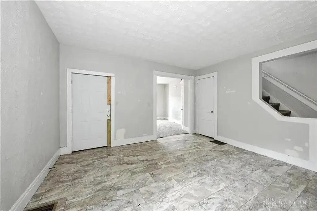 720 Springfield St, Dayton, OH 45403 