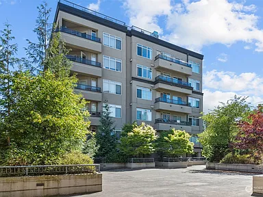 900 Aurora Avenue N UNIT 205, Seattle, WA 98109 