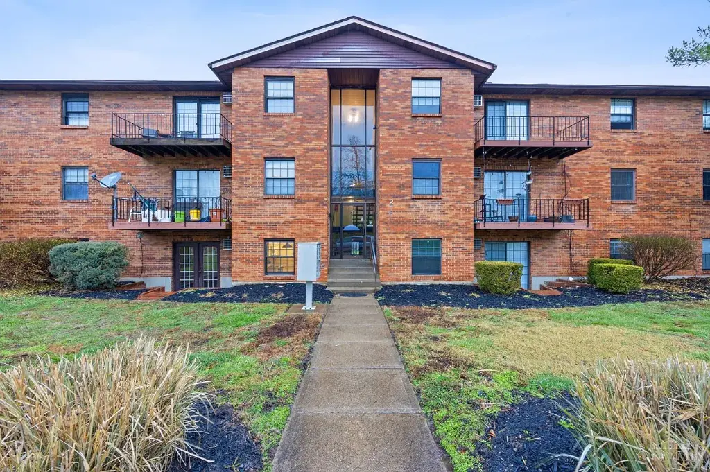 2 Camelot Ct APT 49, Fairfield, OH 45014 