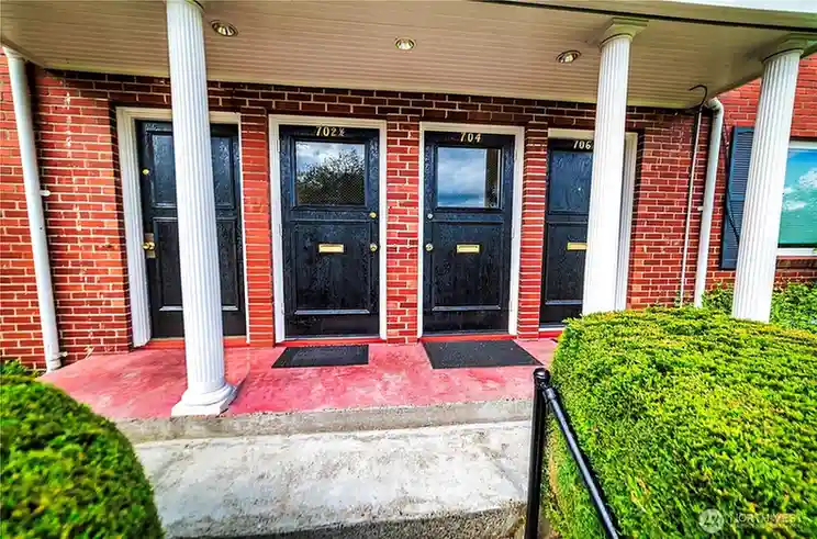 702 710 N 41st Street, Seattle, WA 98103 