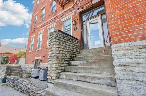 561 Milton St APT E, Cincinnati, OH 45202 