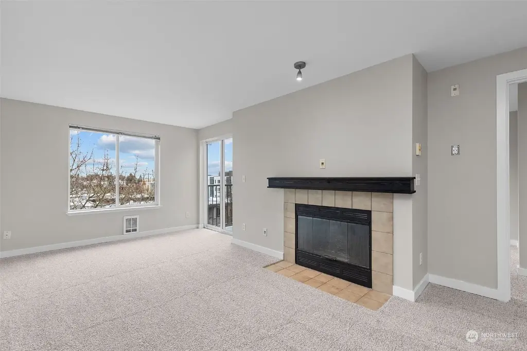 9200 Greenwood Avenue N UNIT 306, Seattle, WA 98103 
