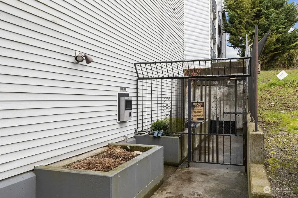 9200 Greenwood Avenue N UNIT 306, Seattle, WA 98103 