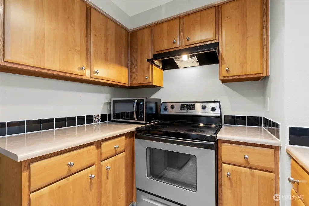 9200 Greenwood Avenue N UNIT 306, Seattle, WA 98103 